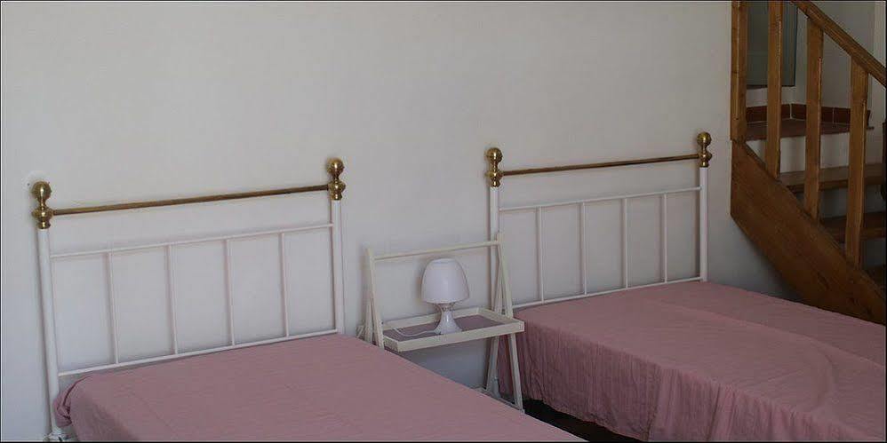 אבורה Hostel Raymundo מראה חיצוני תמונה